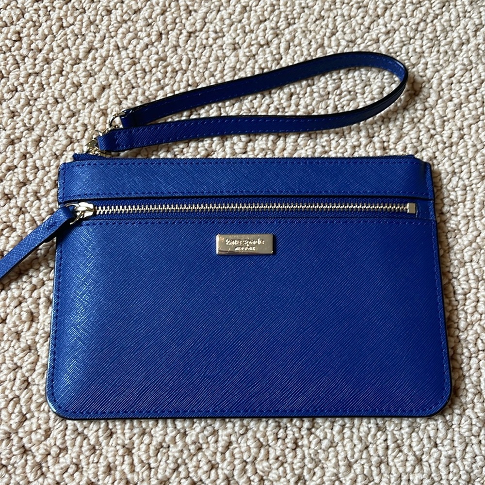 EUC Kate Spade New York Navy Blue Leather Zip Wristlet Clutch